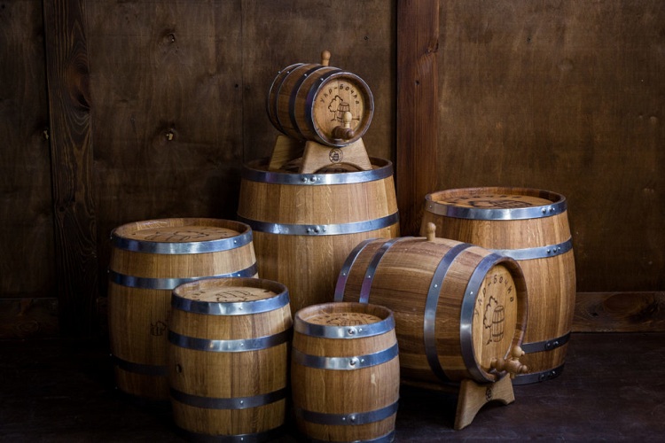 Oak barrels Infuse Different Flavors Into the Whiskey
