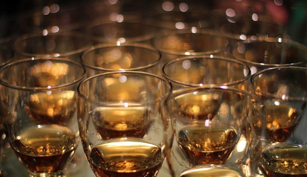 best whiskey glasses cover photo